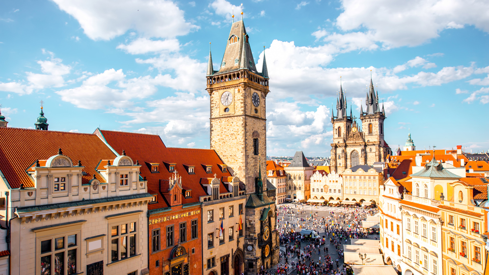 Study abroad for a year through DMU Global